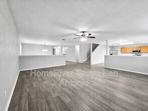 225 Hinge Chase in Cibolo, TX - Building Photo - Building Photo