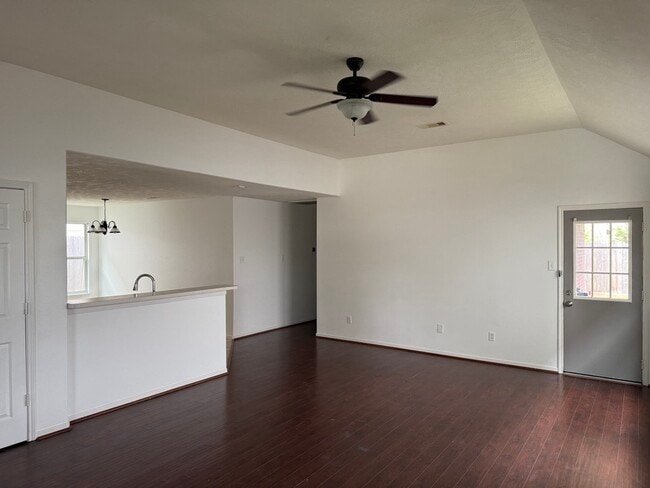 11806 Sardis Lake Dr in Tomball, TX - Building Photo - Building Photo