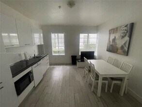 811 Jefferson Ave in Miami Beach, FL - Building Photo - Building Photo