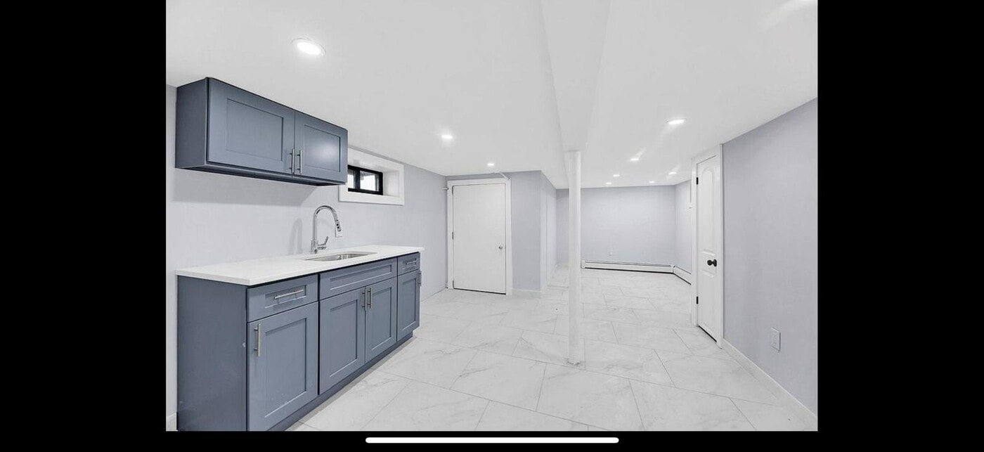 185-11 Nashville Blvd in Queens, NY - Building Photo
