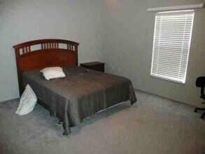 2144 SW 41 Ln in Gainesville, FL - Building Photo - Building Photo