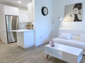 1611 Euclid Ave in Miami Beach, FL - Building Photo - Building Photo