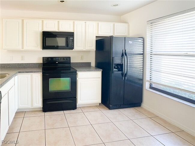 1156 SW 47th Terrace in Cape Coral, FL - Building Photo - Building Photo