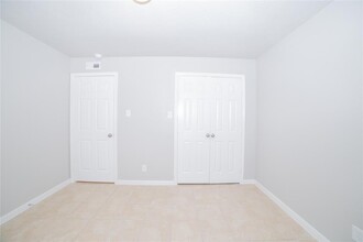 2010 N Travis St in Liberty, TX - Building Photo - Building Photo