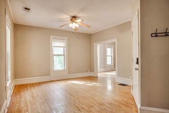 3108 Colfax Ave S, Unit 2 in Minneapolis, MN - Foto de edificio - Building Photo