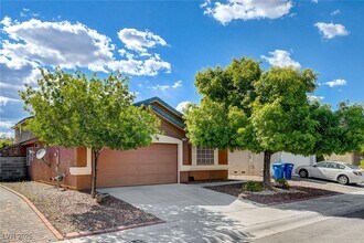 7533 Wandering St in Las Vegas, NV - Building Photo - Building Photo