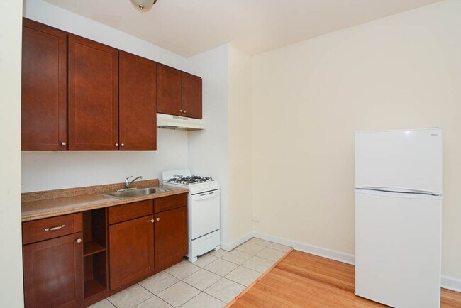 2737 N Spaulding Ave in Chicago, IL - Building Photo - Building Photo