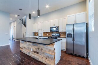 6405 Chesterfield Ave in Austin, TX - Building Photo - Building Photo