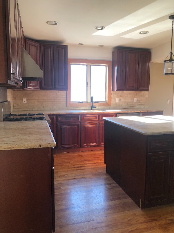 76 Cornwell Ave in Williston Park, NY - Building Photo - Building Photo