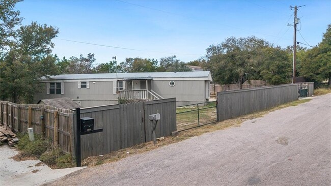 1611 San Gabriel Ranch Rd in Liberty Hill, TX - Building Photo - Building Photo
