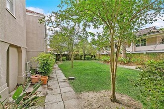 30 Fontainebleau Dr, Unit 605 4TH ST in New Orleans, LA - Building Photo - Building Photo