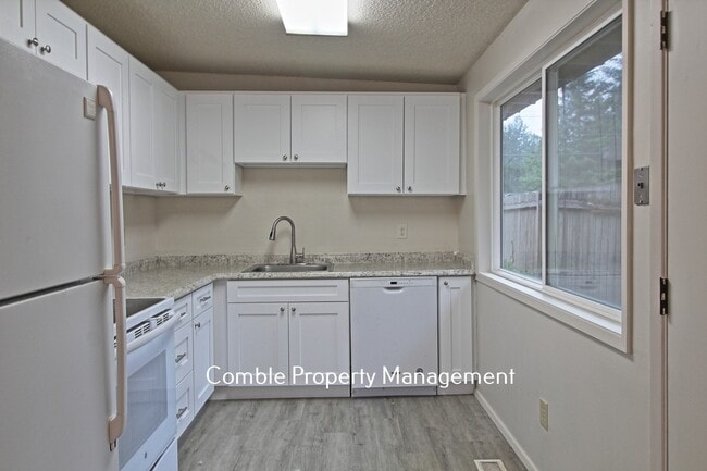 426 164th Ave NE in Bellevue, WA - Building Photo - Building Photo