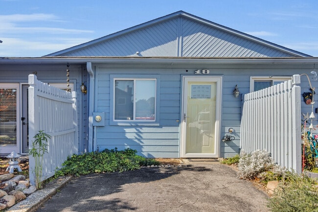 property at 18 Harbour Walk Townhouses