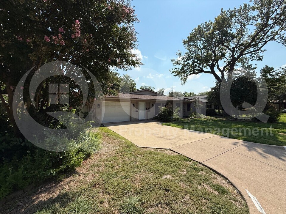 4717 Staples Ave in Fort Worth, TX - Building Photo