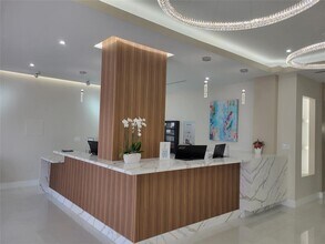 2401 S Ocean Dr, Unit 1108 in Hollywood, FL - Foto de edificio - Building Photo