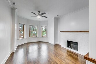 2238 W Argyle St in Chicago, IL - Building Photo - Building Photo