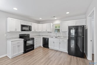 2904 Wilson Dr NW in Huntsville, AL - Building Photo - Building Photo