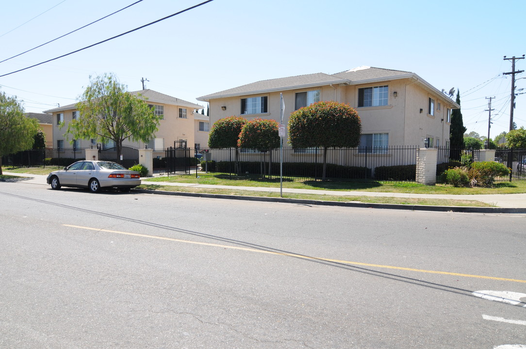 27519 Tyrrell Ave in Hayward, CA - Building Photo