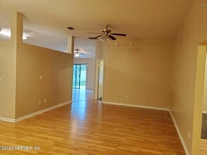 1058 Waterfall Dr in Jacksonville, FL - Building Photo - Building Photo