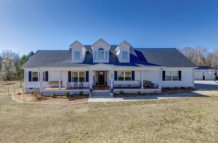 620 George Sutherland Rd in Williamston, SC - Building Photo
