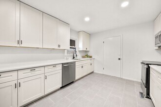 709 SW 7 St in Lee's Summit, MO - Building Photo - Building Photo