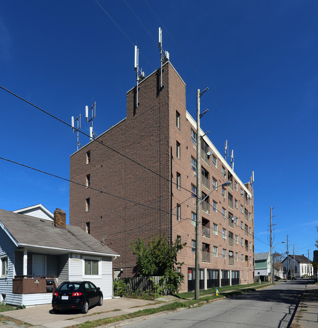 45 North St in St Catharines, ON - Building Photo - Primary Photo