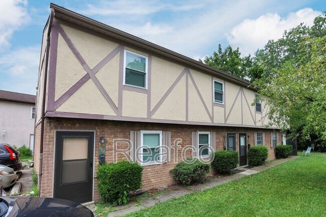 1584 Harvester Ln in Columbus, OH - Building Photo - Building Photo