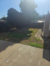 733 Gray Ave in Yuba City, CA - Foto de edificio - Building Photo