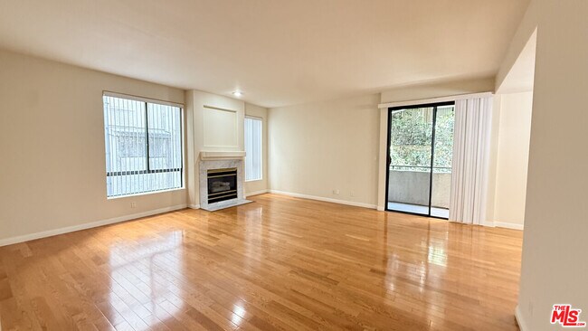 property at 910 S Bedford St