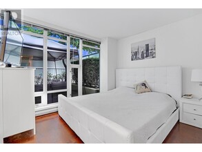 102 Regiment Square in Vancouver, BC - Building Photo - Building Photo