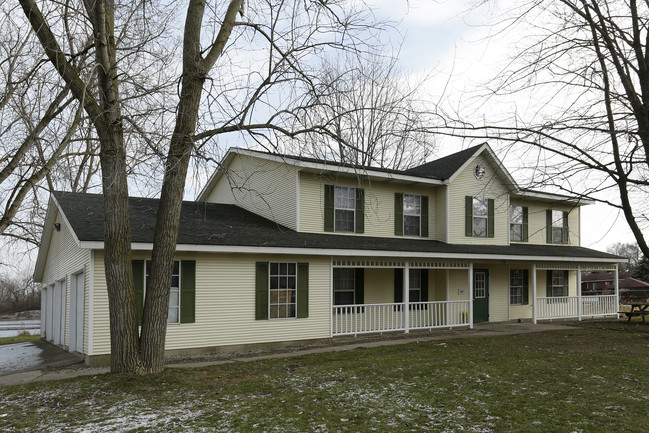 Cattail Cove Apartments in Wyoming, MI - Foto de edificio - Building Photo