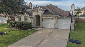 3115 Orange St in Pearland, TX - Building Photo