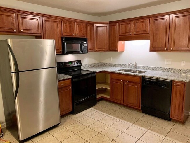 18 Long Meadow Dr in Jackson, TN - Building Photo - Building Photo