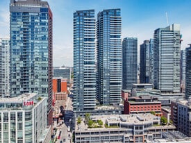 King Blue Condos in Toronto, ON - Building Photo