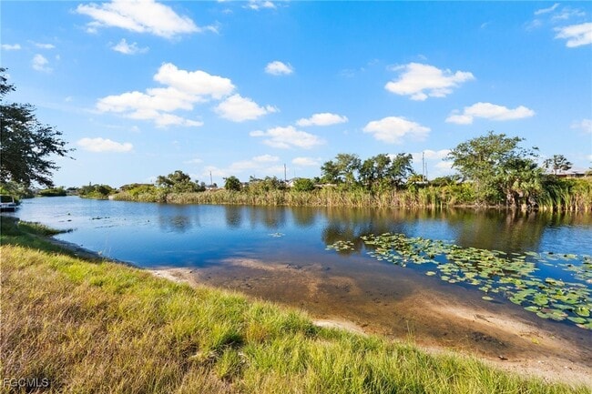 3078 NW 4th Pl in Cape Coral, FL - Building Photo - Building Photo