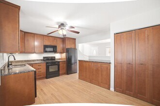 8912 Windsor Ln in Bridgeview, IL - Building Photo - Building Photo