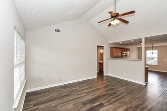 1045 Tammy Sue Ln in La Vergne, TN - Building Photo - Building Photo