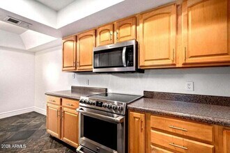 1530 S River Dr in Tempe, AZ - Building Photo - Building Photo