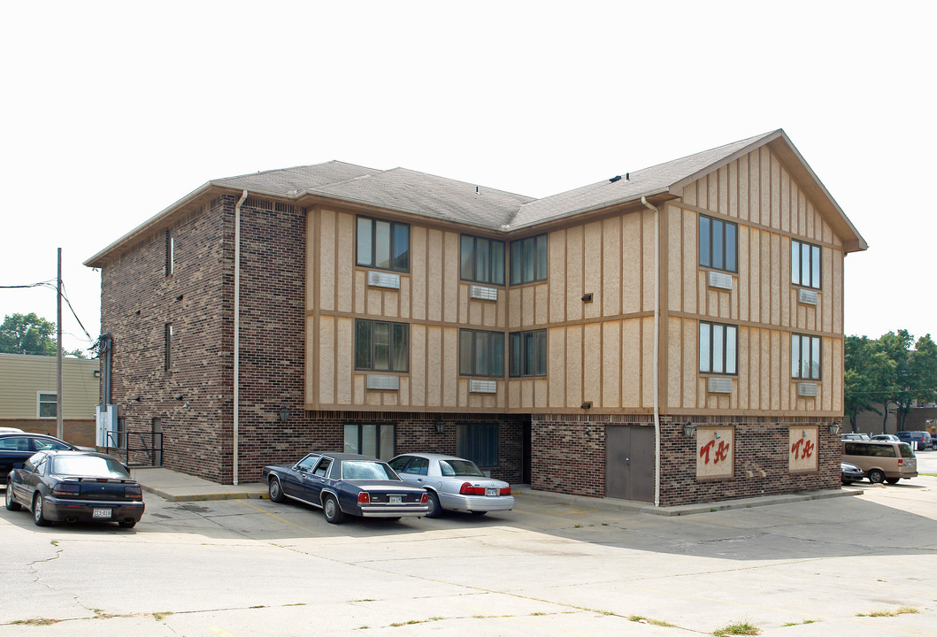 Taber Arms Apartments in Topeka, KS - Foto de edificio