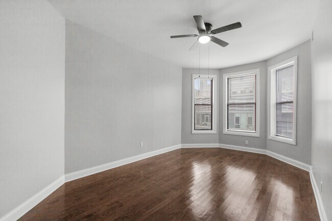 908 W Montrose Ave in Chicago, IL - Building Photo - Building Photo
