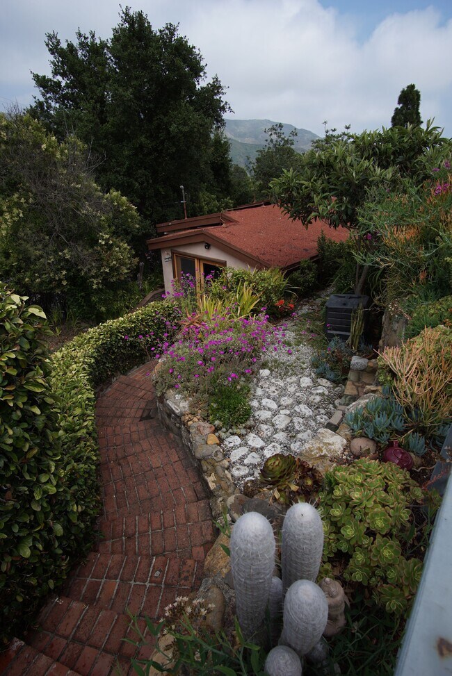 2033 Corral Canyon Rd Apartments and Nearby Malibu Apartments For Rent Malibu, CA