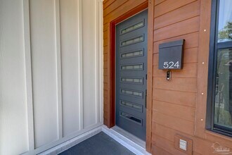 524 W De Soto St in Pensacola, FL - Building Photo - Building Photo