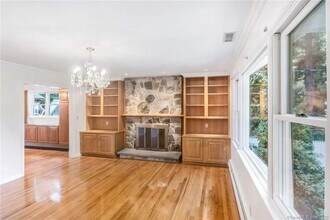 143 Ponus Ave in Norwalk, CT - Building Photo - Building Photo