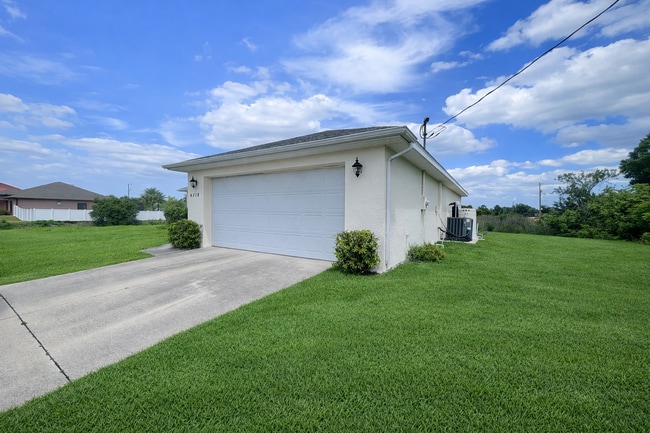 4218 8th St SW in Lehigh Acres, FL - Building Photo - Building Photo