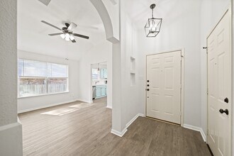 230 Cool Cove in Montgomery, TX - Building Photo - Building Photo