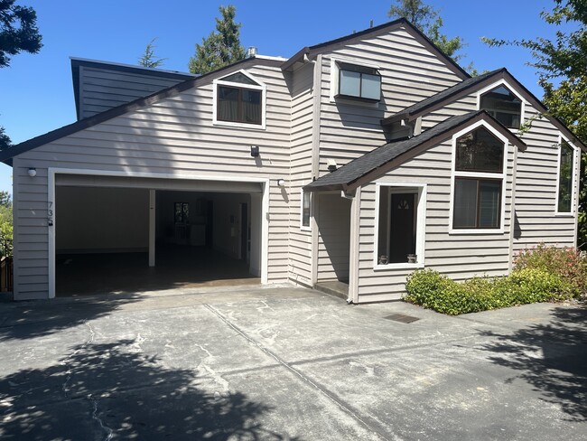 property at 735 Esther Ln