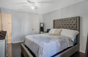 1057 S Hiawassee Rd in Orlando, FL - Building Photo - Building Photo
