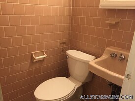 10 Armington St, Unit 7 in Boston, MA - Building Photo