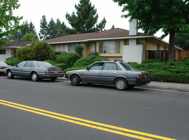 3710 Peacock Ct in Santa Clara, CA - Building Photo - Building Photo