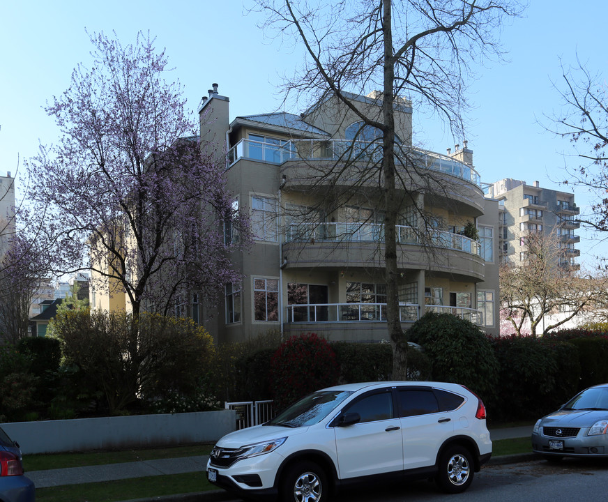 Cambridge in Vancouver, BC - Building Photo